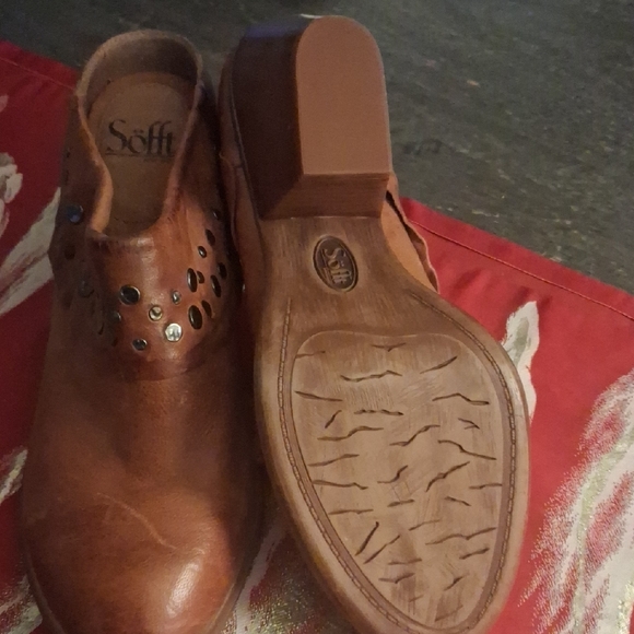 Sofft Brown Leather Studded Mules - Picture 3 of 5